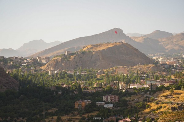 YILLAR SONRA HAKKARİ KÜLTÜR SANATLA BULUŞUYOR